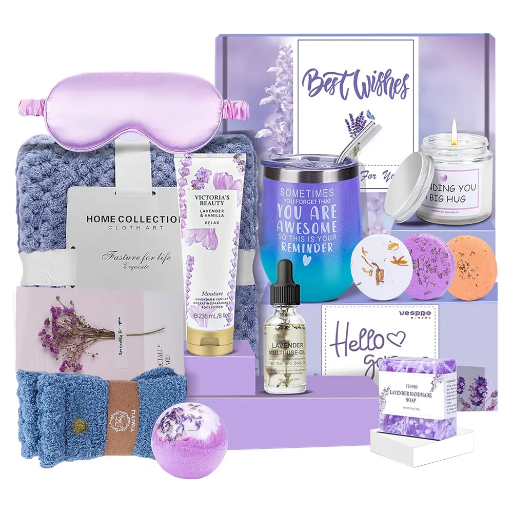 Подаръчен комплект за жена, 10 части, Одеало, Чаша, Бомбичка и соли за вана, Маска за сън, Мъхести чорапи, Ароматна свещ...