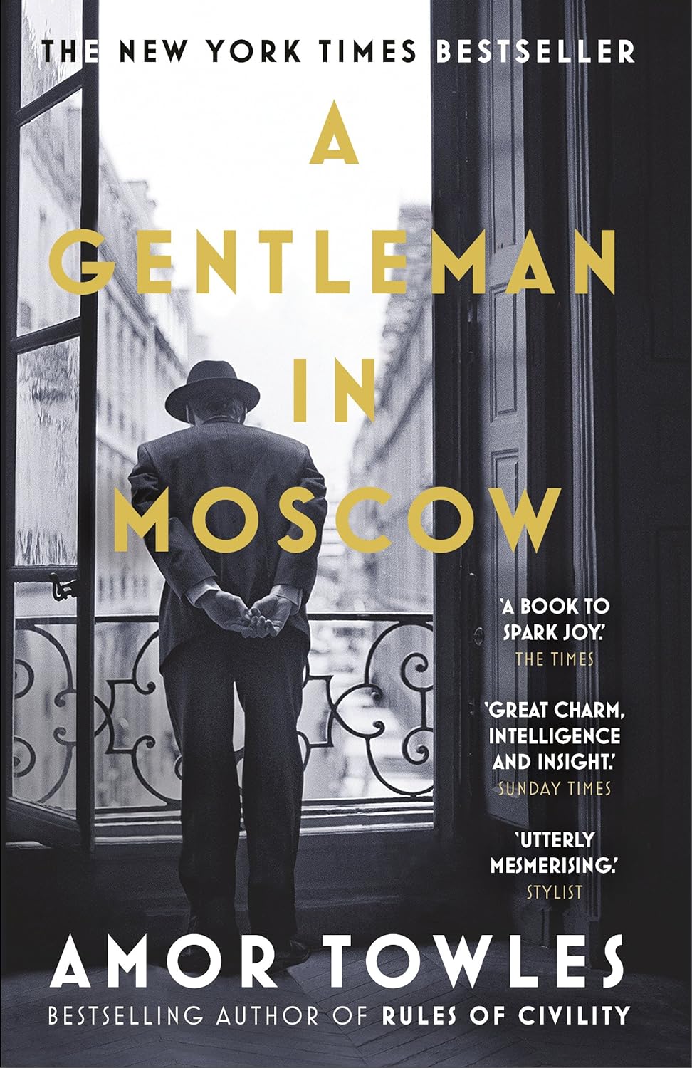 Книга A Gentleman in Moscow, Еймър Тауълс/Amor Towles, На английски език